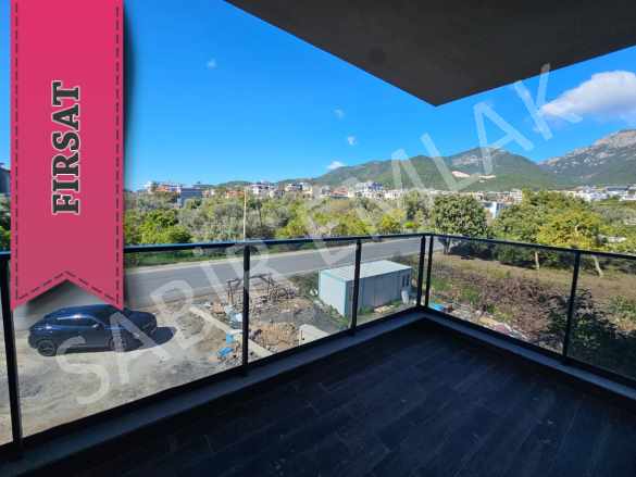 Alanya Oba Çarşamba Kiralık Daire 2+1 Havuzlu Mah