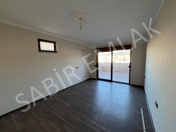 Kestel Mah. Alanya Kiralık Daire |  3+1 Oda | 170M2 Aylık 30.000Tl | 3. Kat | Klima | 2 Banyo | 3 Yatak Odası Resim-5