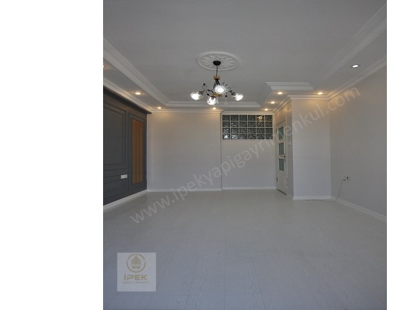 Güzelyurt Mah. Esenyurt Satılık Daire |  3+1 Oda | 130M2 950.000Tl  Krediye Uygun  | 4. Kat | Doğalgaz(Kombi) | 1 Banyo | 1 Yatak Odası Resim-3