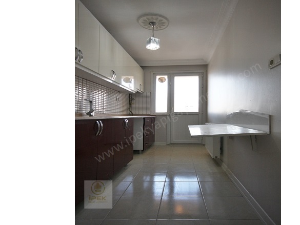 Güzelyurt Mah. Esenyurt Satılık Daire |  3+1 Oda | 130M2 950.000Tl  Krediye Uygun  | 4. Kat | Doğalgaz(Kombi) | 1 Banyo | 1 Yatak Odası Resim-4