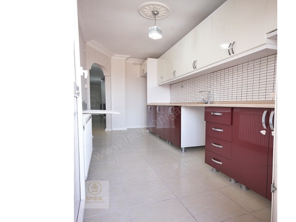 Güzelyurt Mah. Esenyurt Satılık Daire |  3+1 Oda | 130M2 950.000Tl  Krediye Uygun  | 4. Kat | Doğalgaz(Kombi) | 1 Banyo | 1 Yatak Odası Resim-5