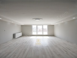 Beylikdüzü Beylikdüzüosb Mah. Satılık Daire 2+1 120 M2 | 4. Kat | Doğalgaz(Kombi) | 1 Banyo | 1 Yatak Odası