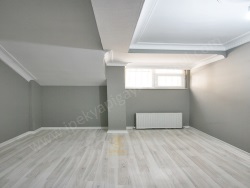 Beylikdüzü Beylikdüzüosb Mah. Satılık Daire 2+1 95 M2 | Bahçe Katı | Doğalgaz(Kombi) | 1 Banyo | 1 Yatak Odası