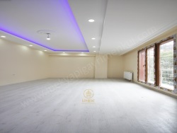 Beylikdüzü Beylikdüzüosb Mah. Satılık Daire 3+1 155 M2 | 3. Kat | Doğalgaz(Kombi) | 1 Banyo | 1 Yatak Odası