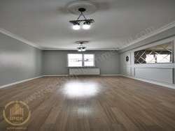 Beylikdüzü Cumhuriyet Mah. Satılık Daire 2+1 110 M2 | 2. Kat | Doğalgaz(Kombi) | 1 Banyo | 1 Yatak Odası