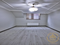 Esenyurt Üçevler Mah. Satılık Daire 2+1 125 M2 | Giriş Katı | Doğalgaz(Kombi) | 1 Banyo | 2 Yatak Odası