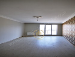 Esenyurt Yeşilkent Mah. Satılık Daire 2+1 110 M2 | 2. Kat | Doğalgaz(Kombi) | 1 Banyo | 2 Yatak Odası