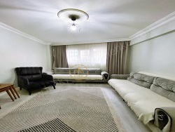 Esenyurt Yunus Emre Mah. Satılık Daire 3+1 140 M2 | Bahçe Katı | Doğalgaz(Kombi) | 1 Banyo | 3 Yatak Odası