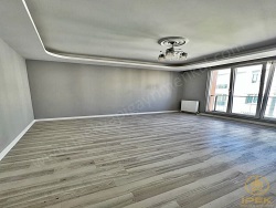 Esenyurt Güzelyurt Mah. Satılık Daire 2+1 115 M2 | 1. Kat | Doğalgaz(Kombi) | 1 Banyo | 2 Yatak Odası