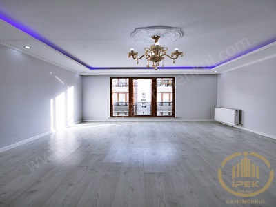 İpek İnşaattan Emsalsiz E 5 Ve Metrobüs Manzaralı Yeni Binada Asansörlü 2+1 Arakat ! Satılık Daire Esenyurt Güzelyurt Mah