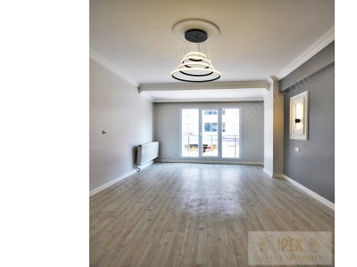 Beylikdüzü İpekten Metrobüse Yakın Cadde Üzeri Kullanışlı 2+1 Arakat Daire !!! Satılık Bina Esenyurt Güzelyurt Mah