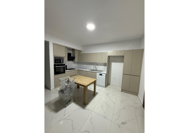 Bakanlıklar Bölgesi Kızılbaş Kiralık Daire |  2+1 Oda | 85M2 Yıllık 625£ Eşyalı  | Klima | 1 Banyo | 2 Yatak Odası Resim-5