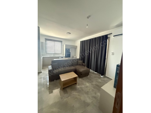 Bakanlıklar Bölgesi Kızılbaş Kiralık Daire |  2+1 Oda | 90M2 Yıllık 725£ Eşyalı  | Klima | 2 Banyo | 1 Yatak Odası Resim-3