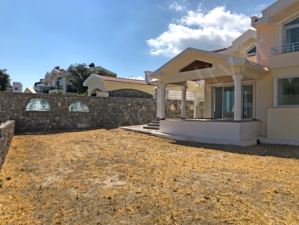Alsancak Girne (Kyrenıa) Satılık Müstakil Ev |  3+1 Oda | 170M2 550.000£  Krediye Uygun  | Villa Ve Müstakil | Klima | 3 Banyo | 3 Yatak Odası Resim-4