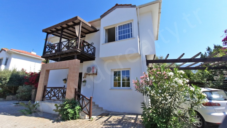 Karaoğlanoğlu Girne (Kyrenıa) Satılık Müstakil Ev |  3+1 Oda | 180M2 400.000£  Krediye Uygun  Eşyalı  | Villa Ve Müstakil | Klima | 3 Banyo | 3 Yatak Odası Resim-1