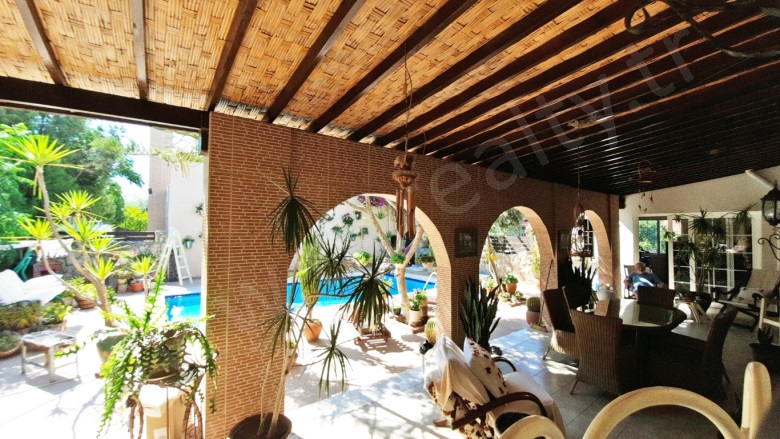 Karaoğlanoğlu Girne (Kyrenıa) Satılık Müstakil Ev |  3+1 Oda | 180M2 400.000£  Krediye Uygun  Eşyalı  | Villa Ve Müstakil | Klima | 3 Banyo | 3 Yatak Odası Resim-4