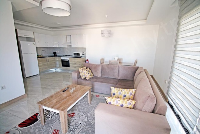 Merkez Girne (Kyrenıa) Günlük Kiralık Daire |  2+1 Oda | 90M2 Günlük 80£ Eşyalı  | 4. Kat | Klima | 1 Banyo | 2 Yatak Odası Resim-3