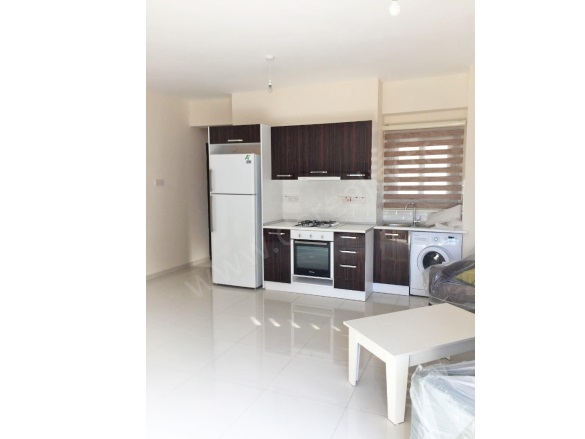 Yukarı Girne Girne (Kyrenıa) Kiralık Daire |  2+1 Oda | 85M2 Yıllık 700£ Eşyalı  | 2. Kat | Klima | 1 Banyo | 1 Yatak Odası Resim-5