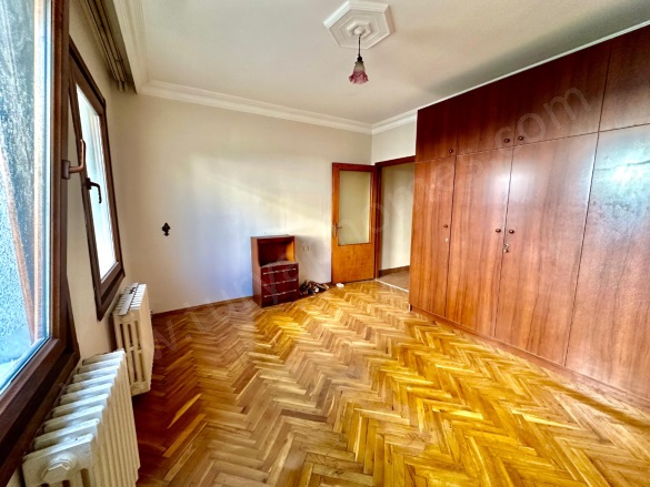 Bahçelievler Mah. Yalova Kiralık Daire |  3+1 Oda | 110M2 Aylık 16.000Tl | 3. Kat | Doğalgaz(Kombi) | 2 Banyo Resim-3