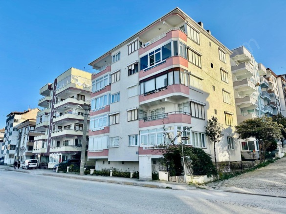 Çamlık Mah. Çınarcık Kiralık Daire |  2+1 Oda | 100M2 Aylık 16.000Tl Eşyalı  | 3. Kat | Doğalgaz(Kombi) | 1 Banyo | 1 Yatak Odası Resim-3