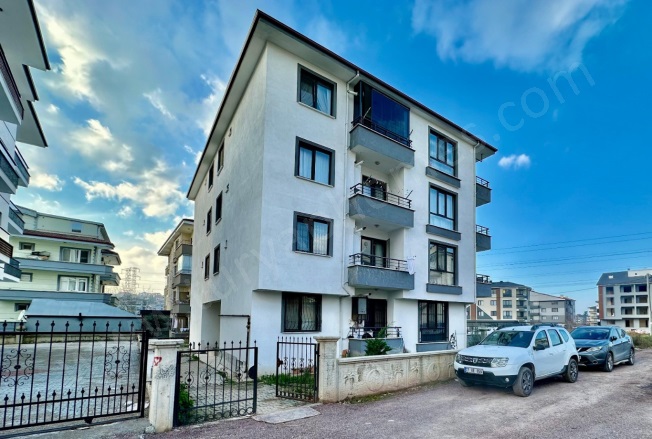 Mehmet Akif Ersoy Mah. Çiftlikköy Satılık Daire |  3+1 Oda | 120M2 3.600.000Tl  Krediye Uygun  | 3. Kat | Doğalgaz(Kombi) | 1 Banyo | 3 Yatak Odası Resim-1