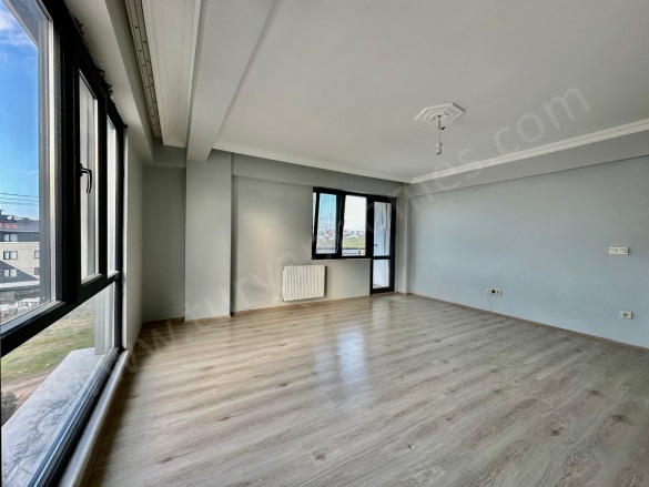 Mehmet Akif Ersoy Mah. Çiftlikköy Satılık Daire |  3+1 Oda | 120M2 3.600.000Tl  Krediye Uygun  | 3. Kat | Doğalgaz(Kombi) | 1 Banyo | 3 Yatak Odası Resim-4