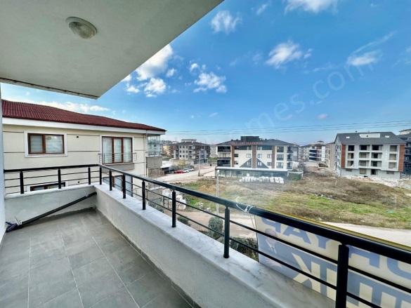 Mehmet Akif Ersoy Mah. Çiftlikköy Satılık Daire |  3+1 Oda | 120M2 3.600.000Tl  Krediye Uygun  | 3. Kat | Doğalgaz(Kombi) | 1 Banyo | 3 Yatak Odası Resim-5