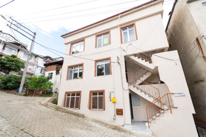 Selimiye Mah. Altınordu Kiralık Daire |  3+1 Oda | 130M2 Aylık 16.500Tl | 3. Kat | Doğalgaz(Kombi) | 1 Banyo | 1 Yatak Odası Resim-1