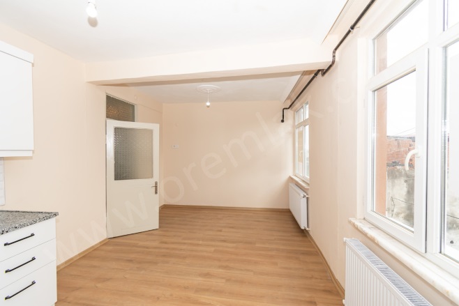 Selimiye Mah. Altınordu Kiralık Daire |  3+1 Oda | 130M2 Aylık 16.500Tl | 3. Kat | Doğalgaz(Kombi) | 1 Banyo | 1 Yatak Odası Resim-5