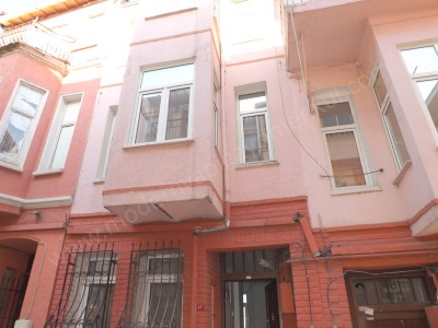 Modernden Yıldırım Cad Köprübaşı Sahilde Satılık Bina Fatih Balat Mah