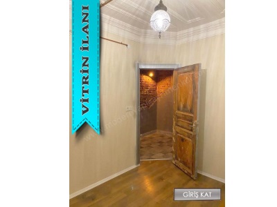 Modernden Cazibe Merkezi Balatta Kırmızı Kilise Yanı Kiralık Bina Fatih Balat Mah