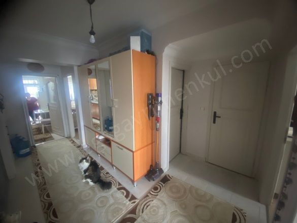 Mahmutbey Mah. Bağcılar Satılık Daire |  2+1 Oda | 90M2 5.250.000Tl  Krediye Uygun  | 3. Kat | Doğalgaz(Kombi) | 1 Banyo | 1 Yatak Odası Resim-5