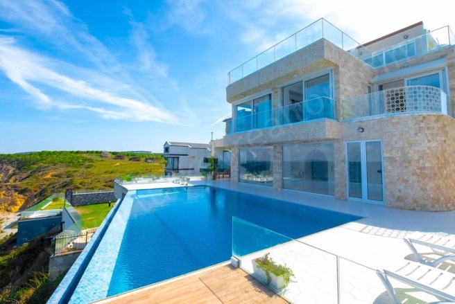 Sahilköy Mah. Şile Satılık Villa |  8+ Oda | 840M2 3.400.000$  Krediye Uygun  Eşyalı  | Yerden Isıtma | 6 Banyo | 8 Yatak Odası Resim-1