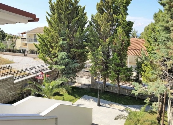 .. .. Satılık İkinci El Daireler |  4+1 Oda | 204M2 328.000$ | Bahçe Dubleksi | 1 Banyo | 4 Yatak Odası Resim-4