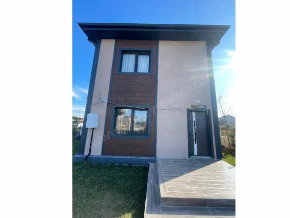 Arnavutköyde Deniz Manzaralı 3+1 Satılık Villa Karaburun Mah