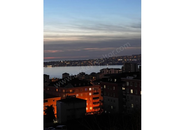 Adnan Kahveci Mah. Beylikdüzü Satılık İkinci El Daireler |  3+1 Oda | 165M2 140.000$  Krediye Uygun  | 3. Kat | Doğalgaz(Kombi) | 2 Banyo | 3 Yatak Odası Resim-1