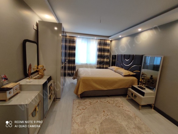 Adnan Kahveci Mah. Beylikdüzü Satılık İkinci El Daireler |  3+1 Oda | 165M2 140.000$  Krediye Uygun  | 3. Kat | Doğalgaz(Kombi) | 2 Banyo | 3 Yatak Odası Resim-5