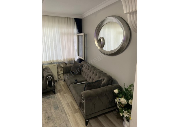 Zeyrek Mah. Fatih Satılık İkinci El Daireler |  2+1 Oda | 110M2 106.500$  Krediye Uygun  | 4. Kat | Doğalgaz(Kombi) | 1 Banyo | 2 Yatak Odası Resim-3