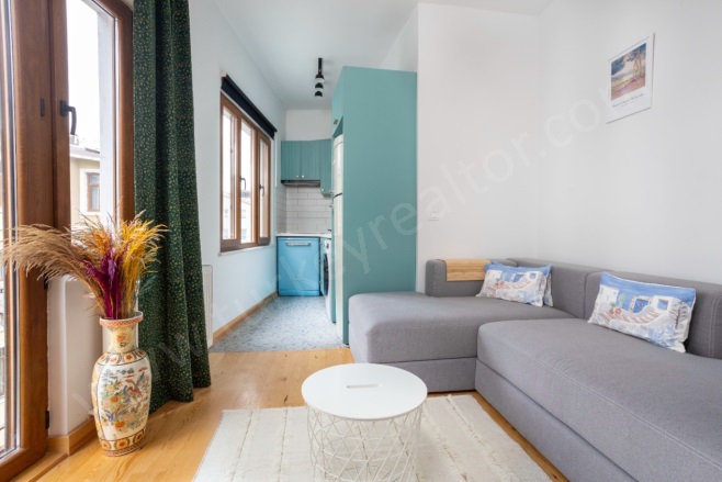 Tomtom Mah. Beyoğlu Satılık İkinci El Daireler |  2+1 Oda | 70M2 200.000$  Krediye Uygun  Eşyalı  | 2. Kat | Doğalgaz(Kombi) | 1 Banyo | 2 Yatak Odası Resim-2