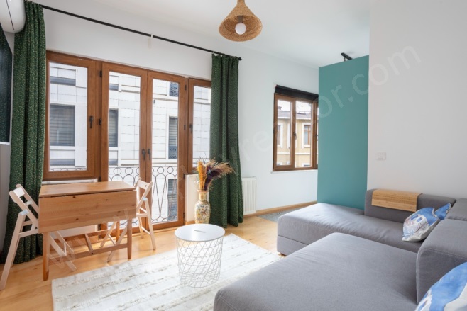 Tomtom Mah. Beyoğlu Satılık İkinci El Daireler |  2+1 Oda | 70M2 200.000$  Krediye Uygun  Eşyalı  | 2. Kat | Doğalgaz(Kombi) | 1 Banyo | 2 Yatak Odası Resim-3