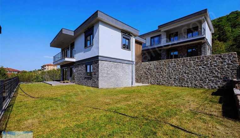 Site içerisinde 4+1 Satılık Villa Lüks Gölcük ihsaniye Merkez Mah