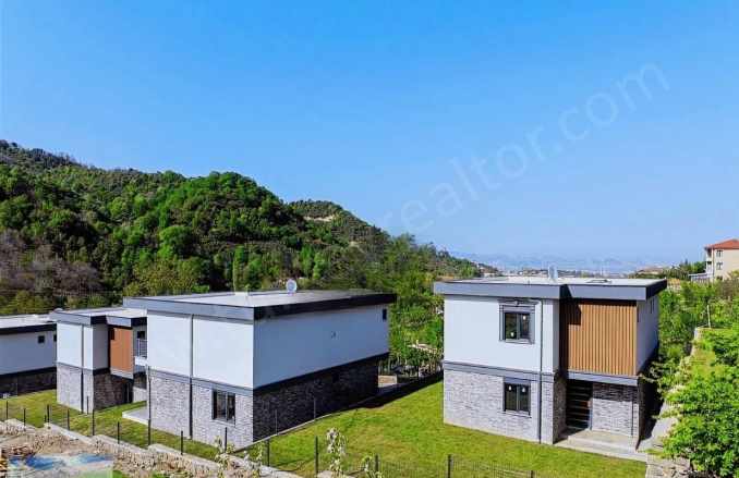Site içerisinde 4+1 Satılık Villa Lüks Gölcük ihsaniye Merkez Mah