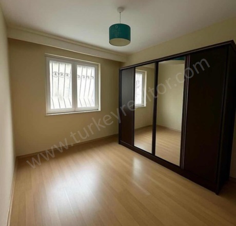 Cihangir Mah. Avcılar Satılık İkinci El Daireler |  2+1 Oda | 80M2 95.000$  Krediye Uygun  | Yüksek Giriş | Doğalgaz(Kombi) | 1 Banyo | 2 Yatak Odası Resim-5