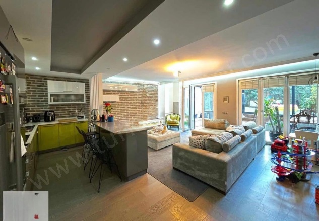 Halil Rıfat Paşa Mah. Şişli Satılık İkinci El Daireler |  2.5+1 Oda | 200M2 465.000$  Krediye Uygun  | Bahçe Katı | Doğalgaz(Kombi) | 2 Banyo | 2 Yatak Odası Resim-1