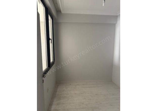 Beştelsiz Mah. Zeytinburnu Satılık İkinci El Daireler |  3+1 Oda | 110M2 201.000$  Krediye Uygun  | 2. Kat | Doğalgaz(Kombi) | 2 Banyo | 3 Yatak Odası Resim-3