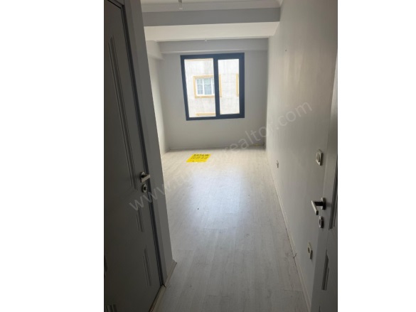 Beştelsiz Mah. Zeytinburnu Satılık İkinci El Daireler |  3+1 Oda | 110M2 201.000$  Krediye Uygun  | 2. Kat | Doğalgaz(Kombi) | 2 Banyo | 3 Yatak Odası Resim-4