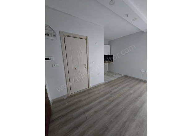 Mimar Sinan Mah. Silivri Satılık İkinci El Daireler |  1+1 Oda | 50M2 45.000$  Krediye Uygun  | 6. Kat | Merkezi Isınma(Pay Ölçer) | 1 Banyo | 1 Yatak Odası Resim-5