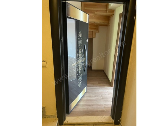 Merkez Mah. Eyüpsultan Satılık İkinci El Daireler |  2+2 Oda | 165M2 178.000$  Krediye Uygun  | 3. Kat | Doğalgaz(Kombi) | 2 Banyo | 2 Yatak Odası Resim-3