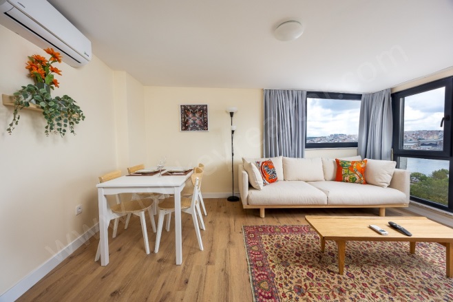 Balat Mah. Fatih Satılık Bina |  5+3 Oda | 48M2 1.200.000$  Krediye Uygun  | Klima | 4 Banyo | 4 Yatak Odası Resim-3