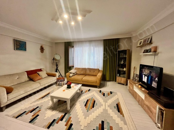 Firuzağa Mah. Beyoğlu Satılık İkinci El Daireler |  2+1 Oda | 135M2 227.500$  Krediye Uygun  | Yüksek Giriş | Doğalgaz(Kombi) | 2 Banyo | 2 Yatak Odası Resim-1